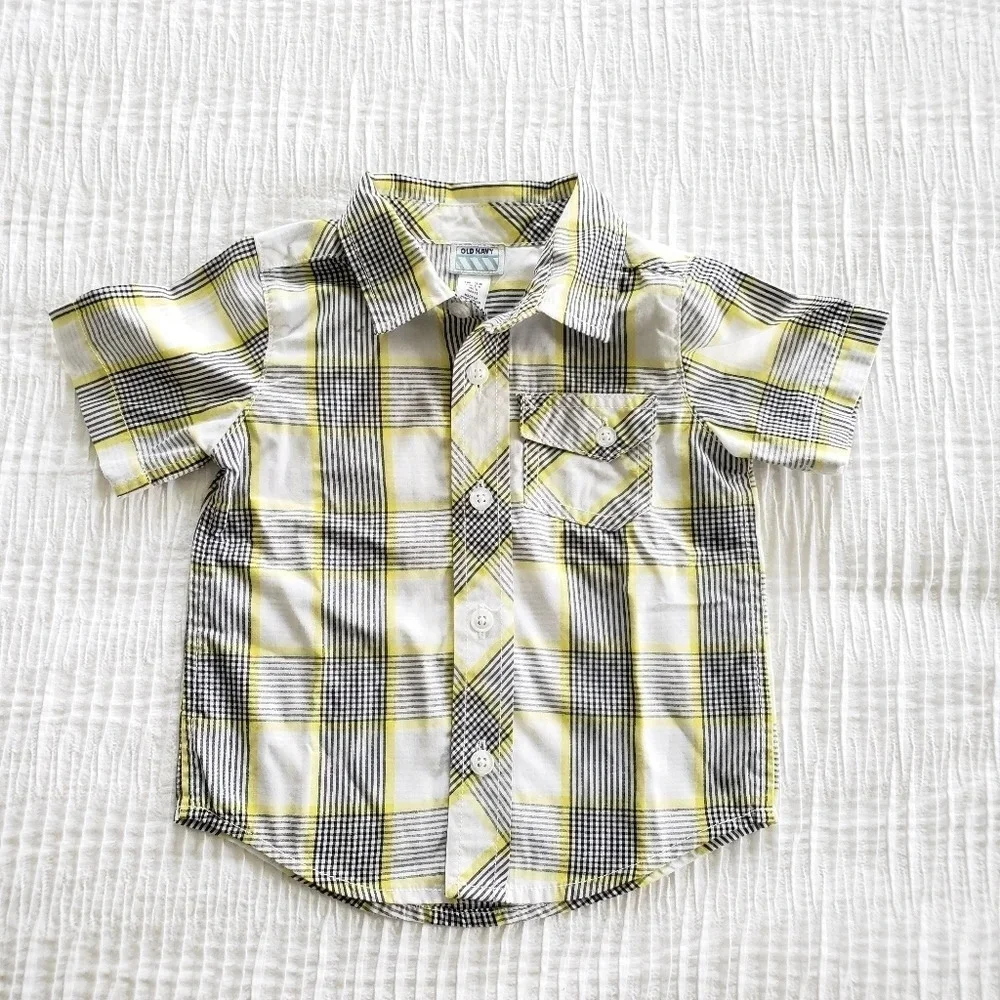 Old Navy toddler boy 18- 24 mos short sleeve butto
